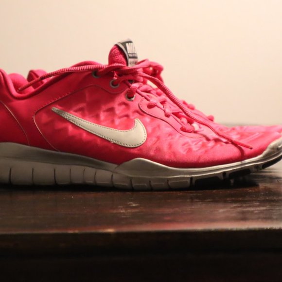 Pink Nike Shoe - Picture 1 of 4